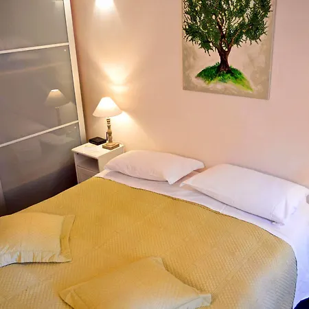 Eats And Sheets Vaticano 3*